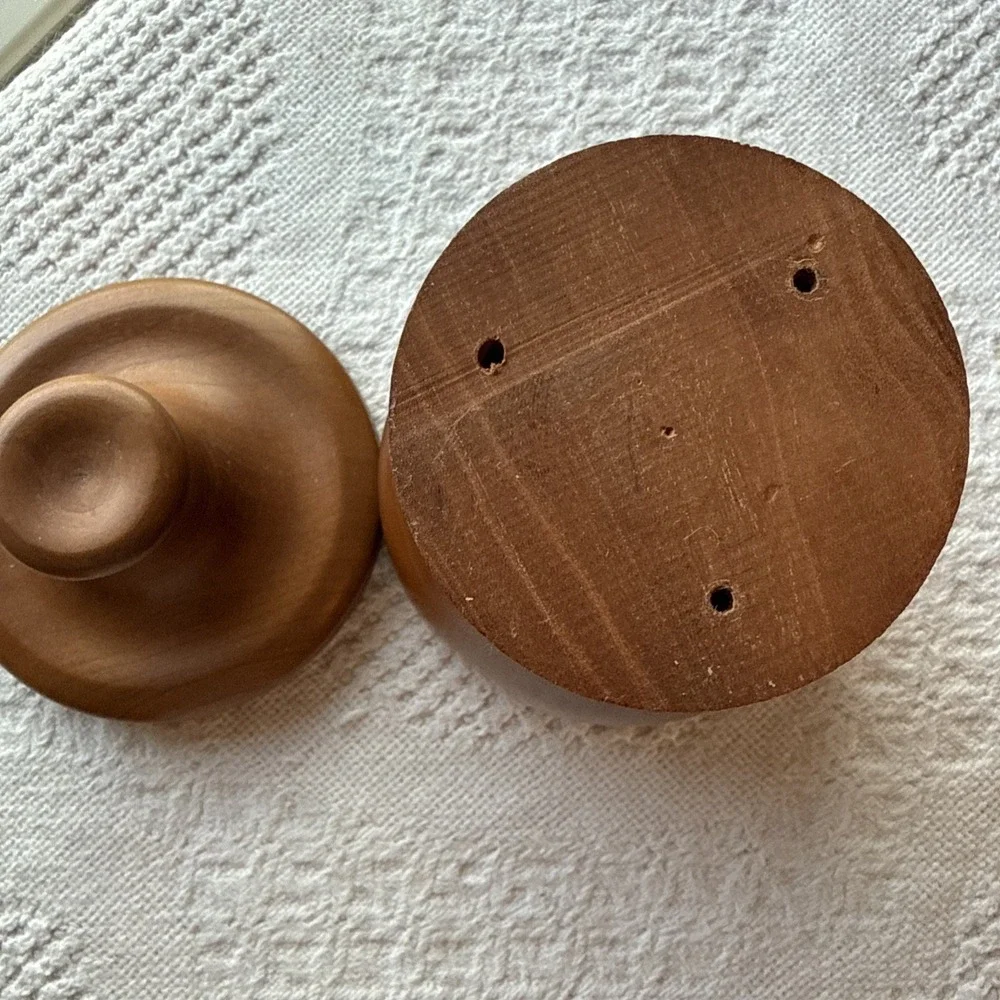 Vintage Hand Turned Wooden Trinket Storage Box with Lid 6.5